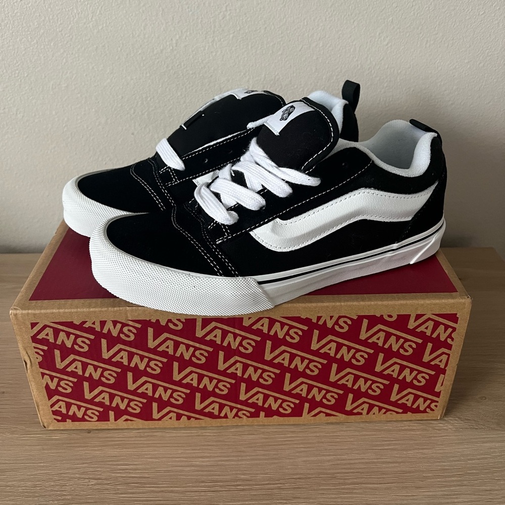 Vans KNU SKOOL Black and White Sneakers